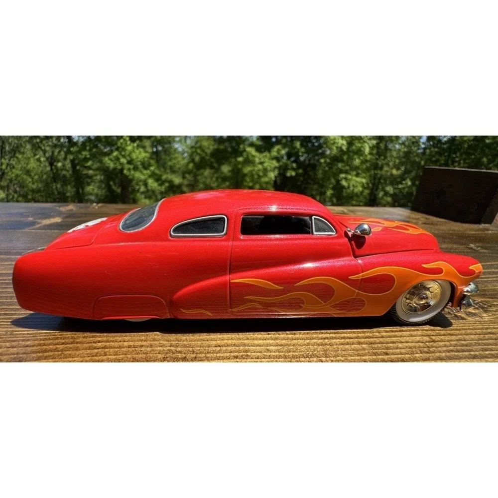 1949 Custom Mercury 1:24 Diecast Model Car Mac‎ Tools Numbered #0005 Red Flames